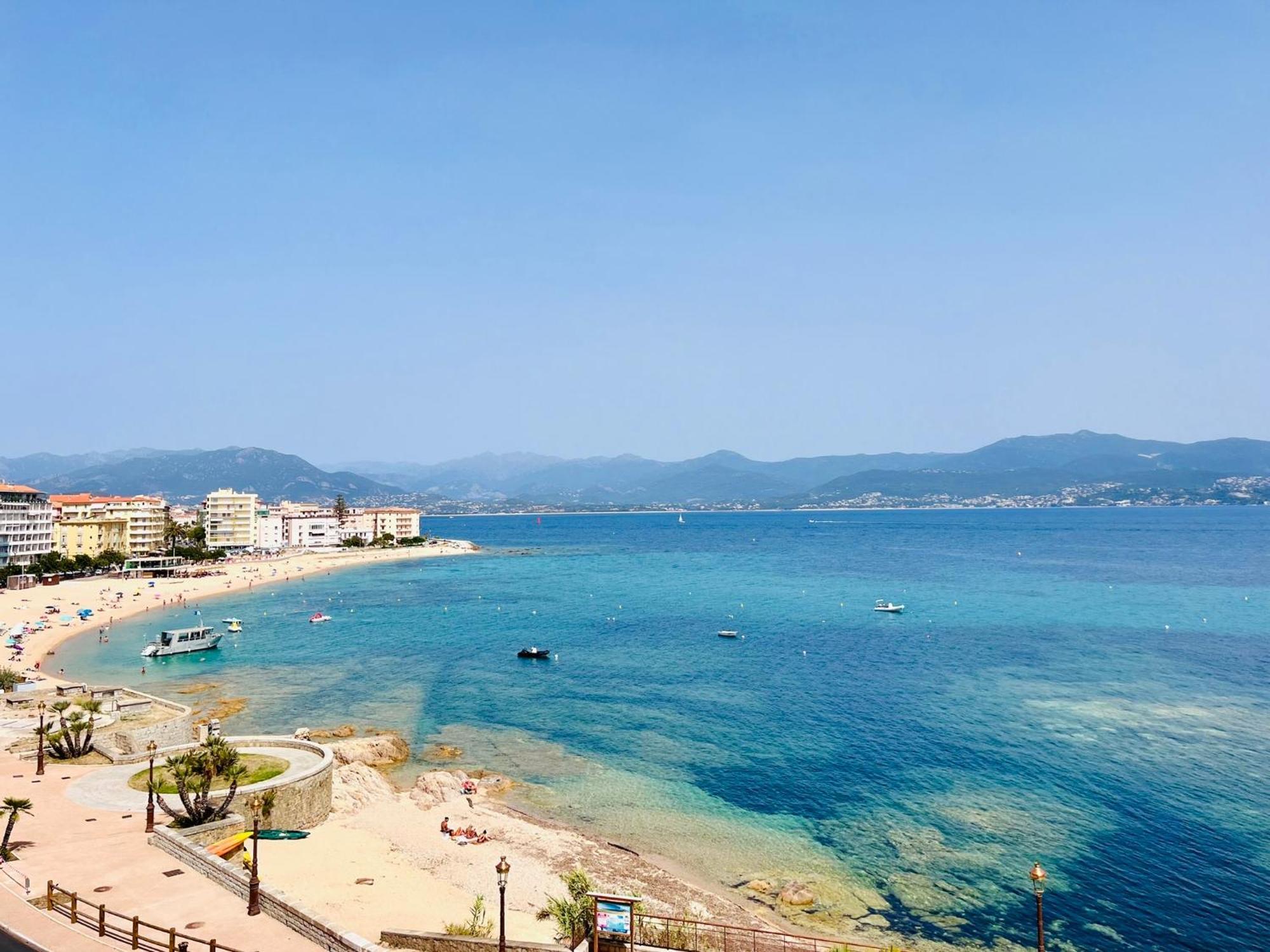 Front De Mer Beau T3 Climatise Balcon Parking Ajaccio Аячо Екстериор снимка